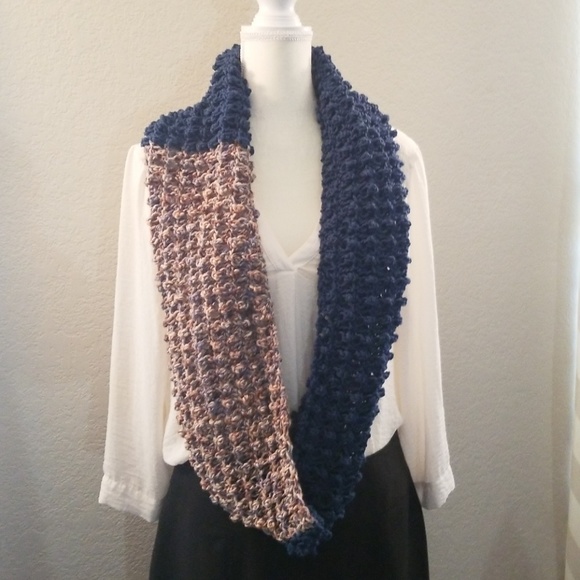 Handmade versatile infinity scarf - Picture 1 of 5